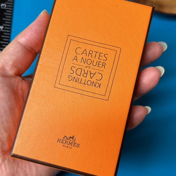 🖤NEW💕Hermès Scarf Knotting Cards in Case - Picture 8 of 11